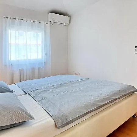Vista 2 - With View Apartment