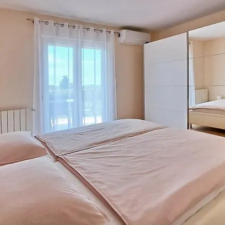 Vista 2 - With View Apartment *